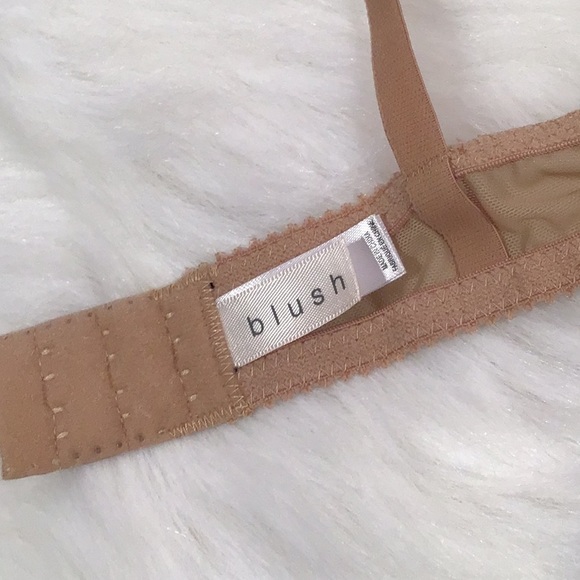 36A nude - Picture 6 of 6